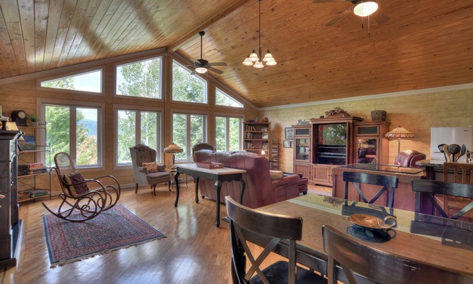 Durango House | Updated home with views near downtown Durango - Hot Tub, AC & Yard