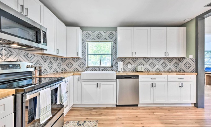 Murray Hill House | Updated Jacksonville Home < 7 Mi to Downtown!