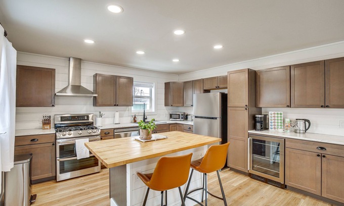 Palmer House | Updated Palmer Vacation Rental < 1 Mi to Downtown!