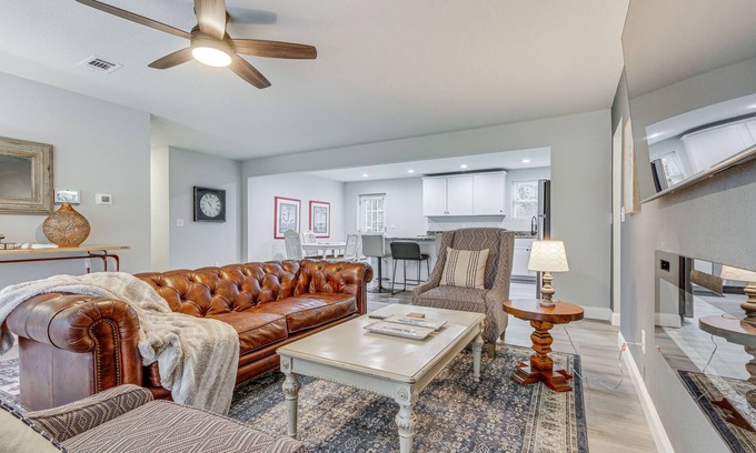 Brent House | Updated Pensacola Home ~ 7 Mi to Beach!