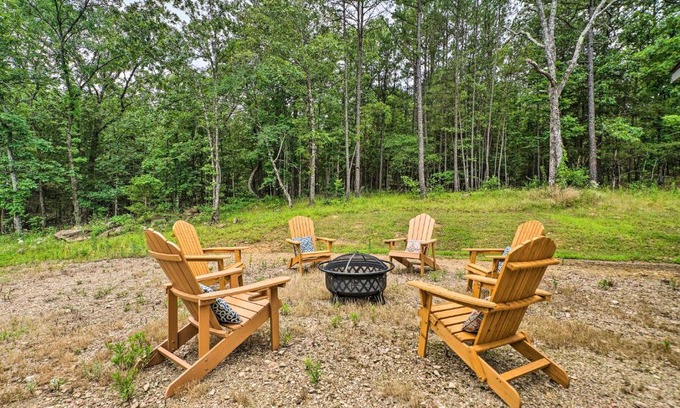 Tuskahoma House | Updated Tuskahoma Cabin with Fire Pit and Deck!