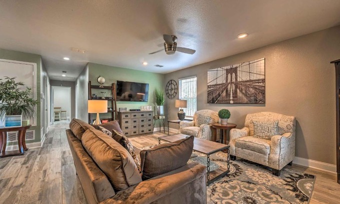 Old East Dallas House | Updated Uptown Dallas House - 2 Miles to Downtown!