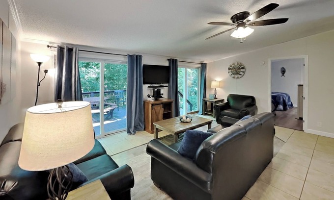 Put-in-Bay House | Upgraded Amenities, Great Owner. Popular 3 Bedroom, 10-pp, Island Club - IC97