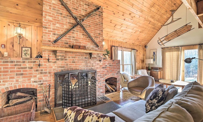 Green Mountains Cabin | Upscale Montgomery Cabin, Near Jay Peak Resort!