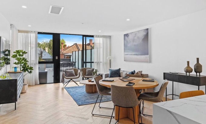 Hobart Central Business District Apartment | Upscale Urban Designer with Large Terrace in CBD