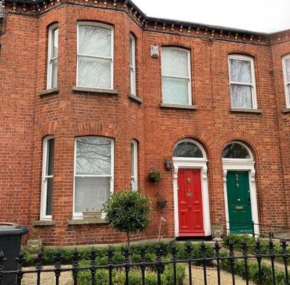 Drumcondra Apartment | Upstairs Studio - Private kitchenette and Small en-suite