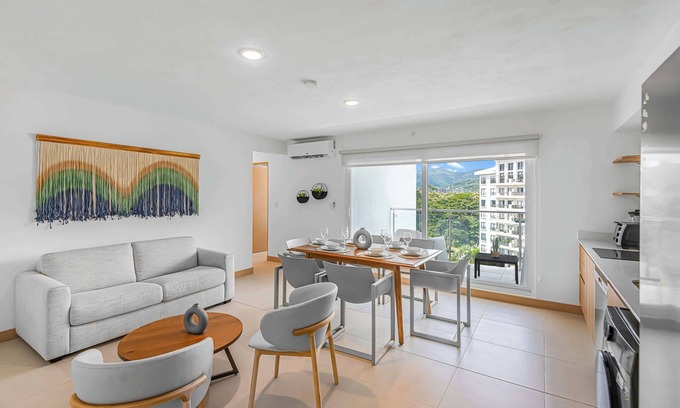Barrio Santa Lucia Condo | Upstay: Contemporary 3BR Condo w Pool—Jaco Beach
