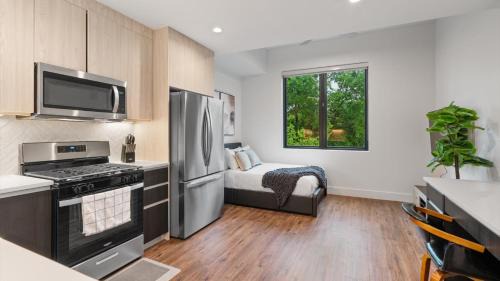 West Congress Apartment | Upstay Newly Renovated Apt near SoCo