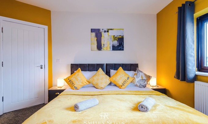 Wolverhampton House | Upto 20% off | Sleeps 8 | Families | Free parking