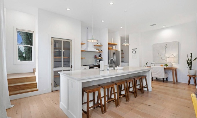 St. Augustine House | Uptown Carriage - 4 bedrooms Historic area