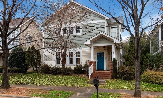 First Ward House | Uptown Lux 4BD/2.5BA Charlotte