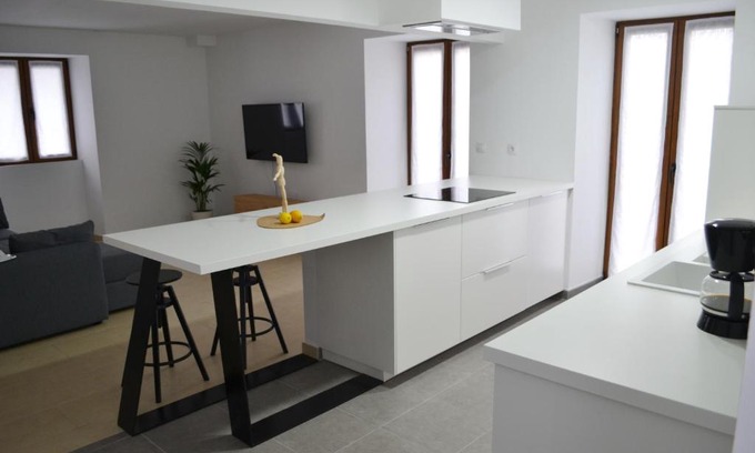 Lesaka Apartment | ura