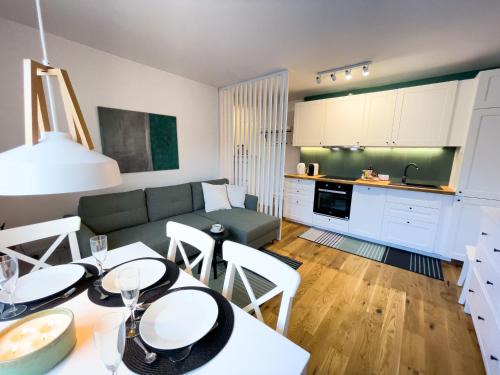 Chorzow Apartment | URBAN APARTMENTS COSY No 4, FREE PRIVATE PARKING, Self CHECK-IN