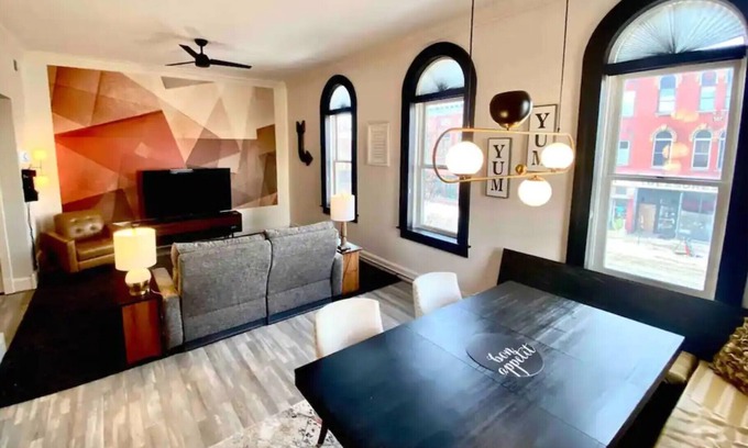 Three Rivers Apartment | Urban Chic Loft, King Bed MITHNO57-5