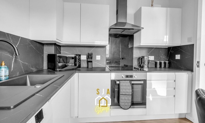 Central Aberdeen Apartment | Urban City Stay - SJA Stays - Luxury 2 Bed