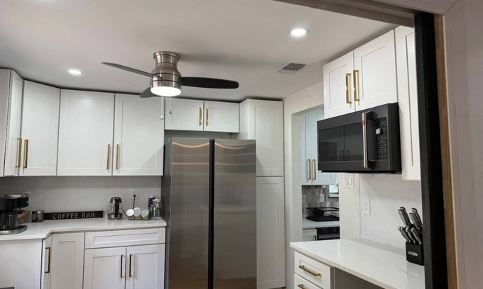 Duncanville House | Urban Cowboy Oasis | Pets OK | Near Stadiums, DWTN