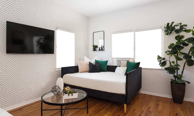 Golden Hill Apartment | Urban Escape in Downtown SD Full Kitchen + AC