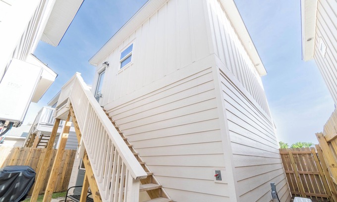 South Pensacola Apartment | Urban Flat - Downtown Pensacola