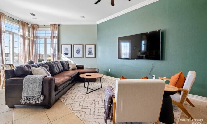 Rogers House | Urban Jungle Oasis Near Pinnacle Hills