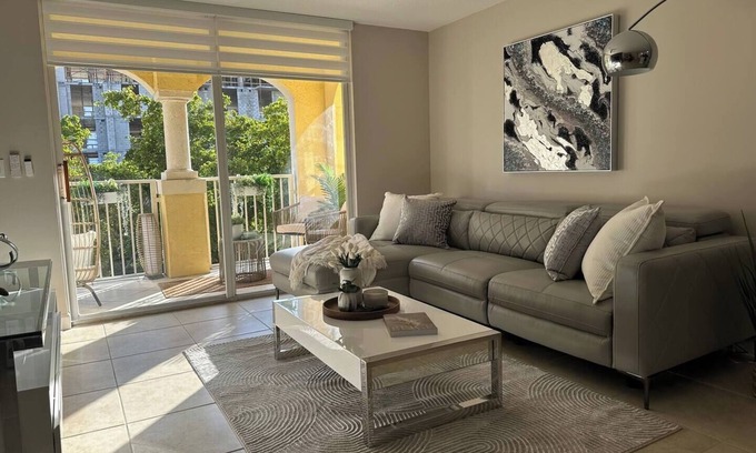 Aventura Apartment | Urban Luxe: Aventura 2/2 Retreat