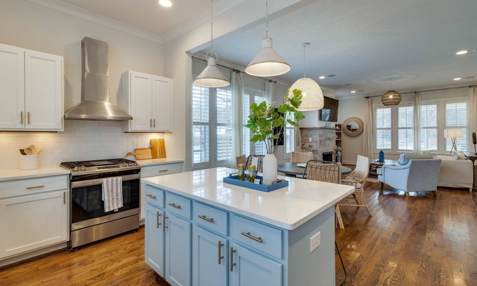 East Nashville House | Urban Oasis – Chic 3 BDR in Trendy East Nashville w/ Private Pool!