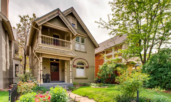 Baker House | Urban Perfection! Quiet Location, Historic, City Vibe