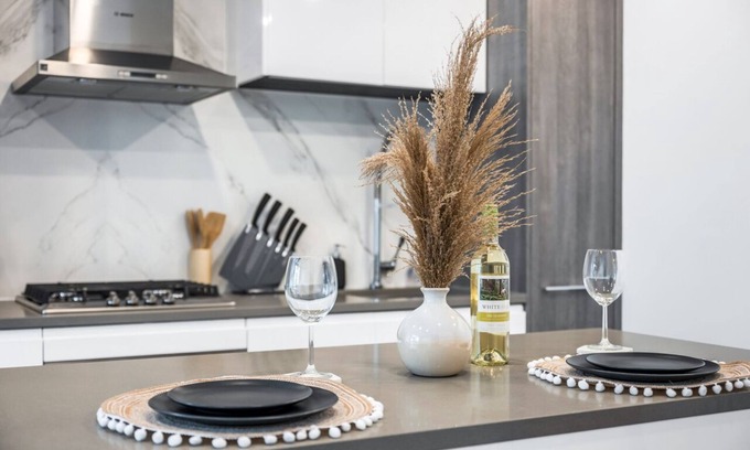 White Rock Apartment | ♛ Urban Sleek | Furnished 1BR& 1 BA + Patio | DT White Rock