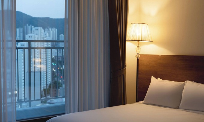 Yeonsan Apartment | Urban Stay Busan City Hall