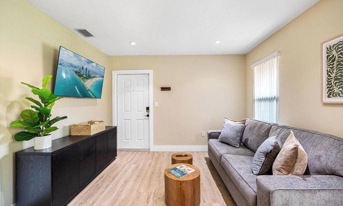 The Roads Apartment | URBAN4-4 | relax in your apartment near Brickell