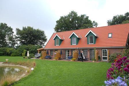Westerstede Apartment | Urlaubsdomizil im Grünen