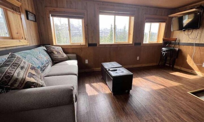 Healy House | Denali Park View Family Log Cabin