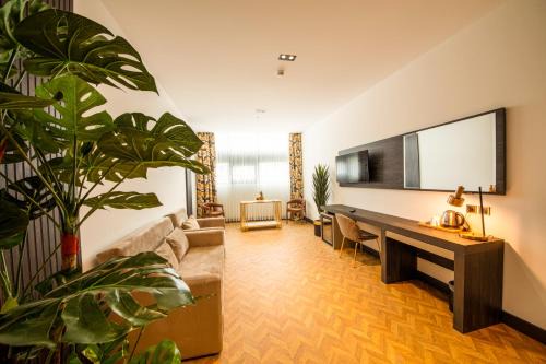 Yomra Hotel | V Center Hotel