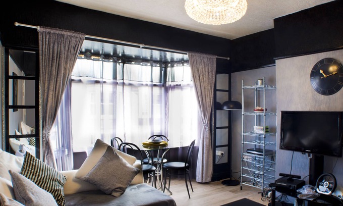 South Shore Apartment | Vacate in Style near the Beach