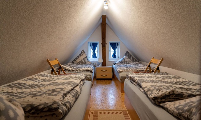 Kolonie Apartment | Vacation apartment Kiebitz - Thatched plank house Zum Heuschober