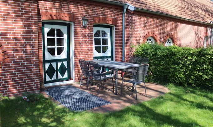 Lehe Apartment | Vacation apartment/apartment for 8 guests with 80m² in Lehe (40337)