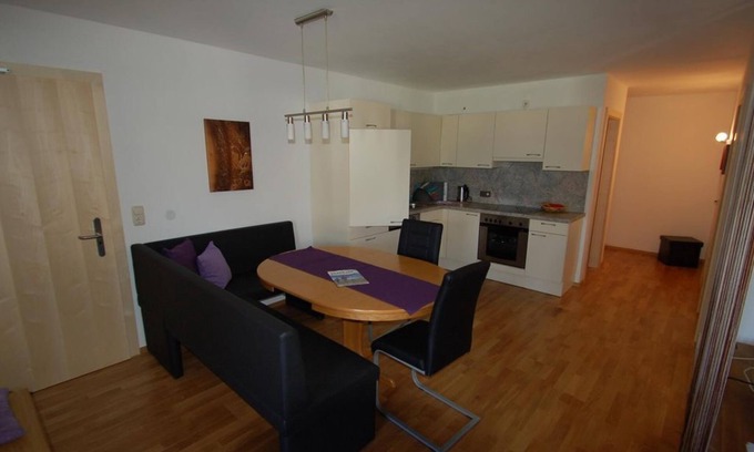Kolsassberg Apartment | Vacation apartment Rote Wand with 2 bedrooms - Pension Unterhof