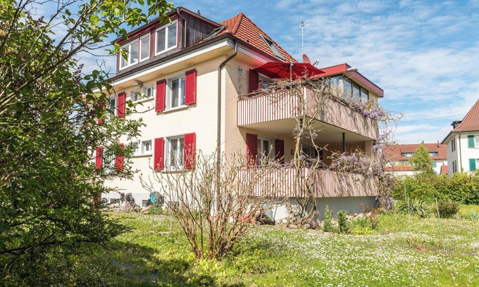 Stockach Apartment | Vacation Apartment "Flair Lilie" Shared Garden, Sauna & Jacuzzi