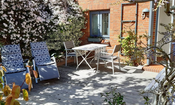 Midlum Apartment | Vacation apartment Hook - with south-facing terrace, very quiet location