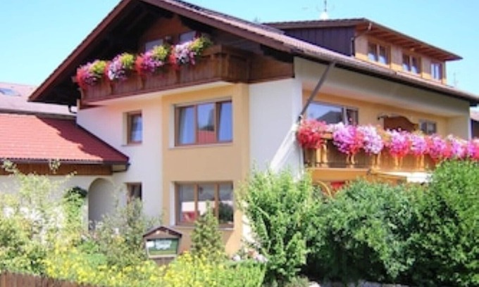 Hopferau Apartment | Vacation apartment in a very quiet location in the southern Allgäu in Hopferau near Füssen