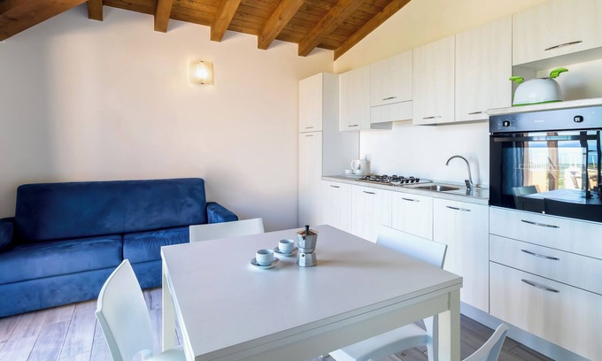Paduledda Apartment | Vacation Apartment “Case Aquafan Mare” with Sea View, Pool & Terrace