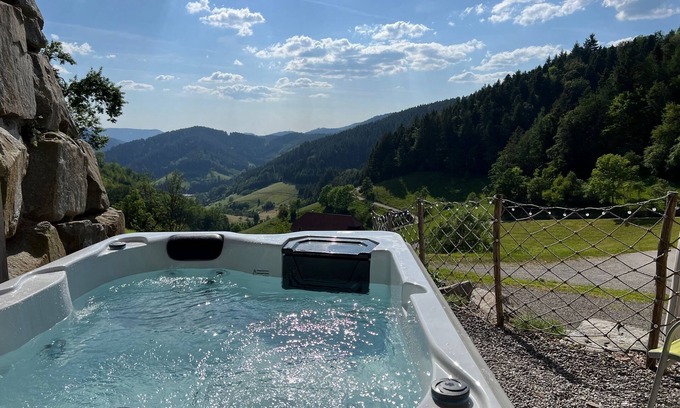 Hausach Apartment | Vacation apartment Kapellenblick 85sqm with whirlpool and infrared sauna, 2 bedrooms for max. 4 persons
