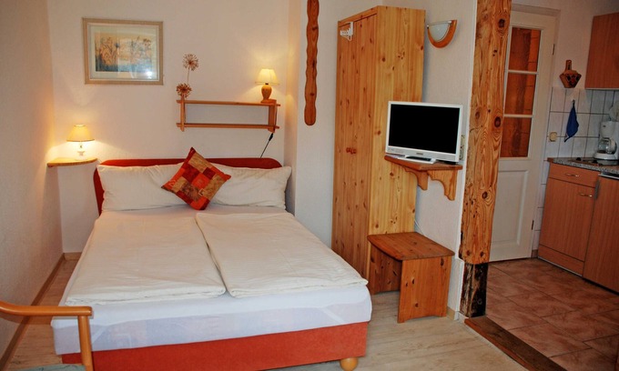 Seedorf Apartment | Vacation apartment Pusteblume with terrace - Appartementhaus zur Brücke directly on the
