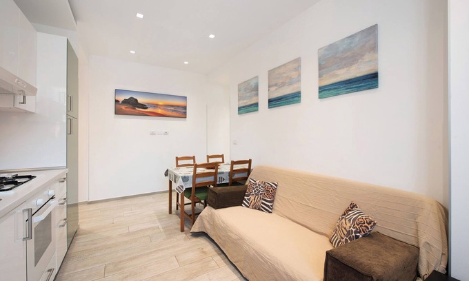 Varazze Apartment | Vacation Apartment Trilocale Recagno nuovo near the Beach with A/C