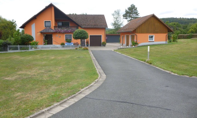 Ahorntal Apartment | Vacation apartment Volsbach