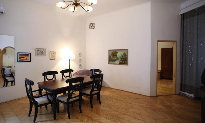 Ujlipotvaros Apartment | Vacation Budapest Apartment