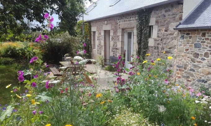 Pommerit-le-Vicomte House | Vacation home in the Breton countryside, only 30 minutes from the sea!