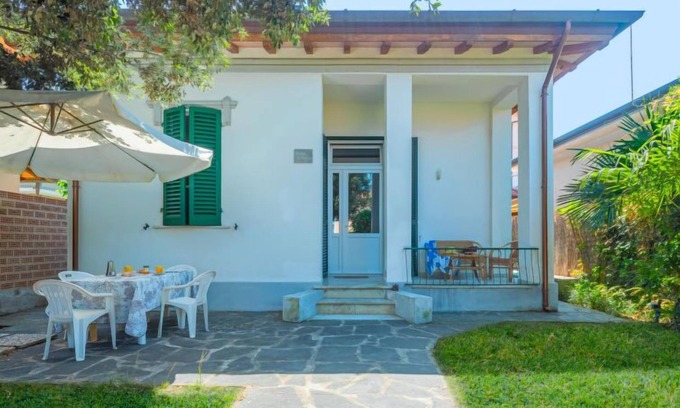 Marina di Pietrasanta House | Vacation home Anita by Interhome