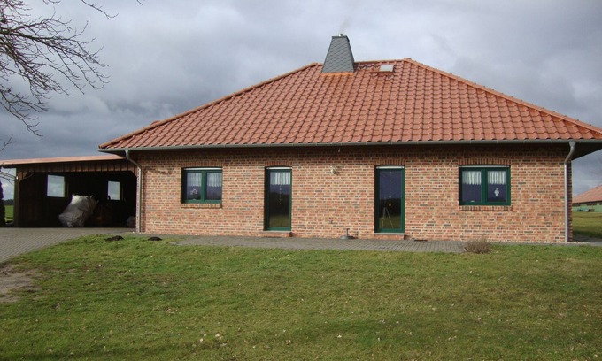 Bismark House | Vacation home Am Wolfspfad with wildlife observation, unique nature, near Waldbad