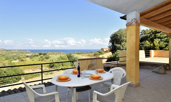 Tertenia House | Vacation Home 'Appartamento Sole 1' with Sea View, Garden