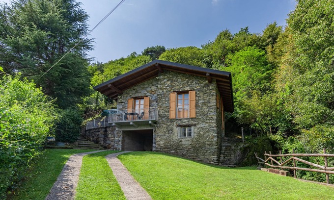 Pianello del Lario House | Vacation home Bragna by Interhome